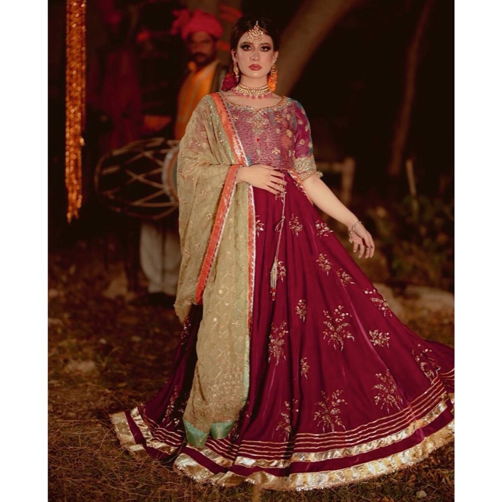 Shazak Malik Outfit Size S/M NEW